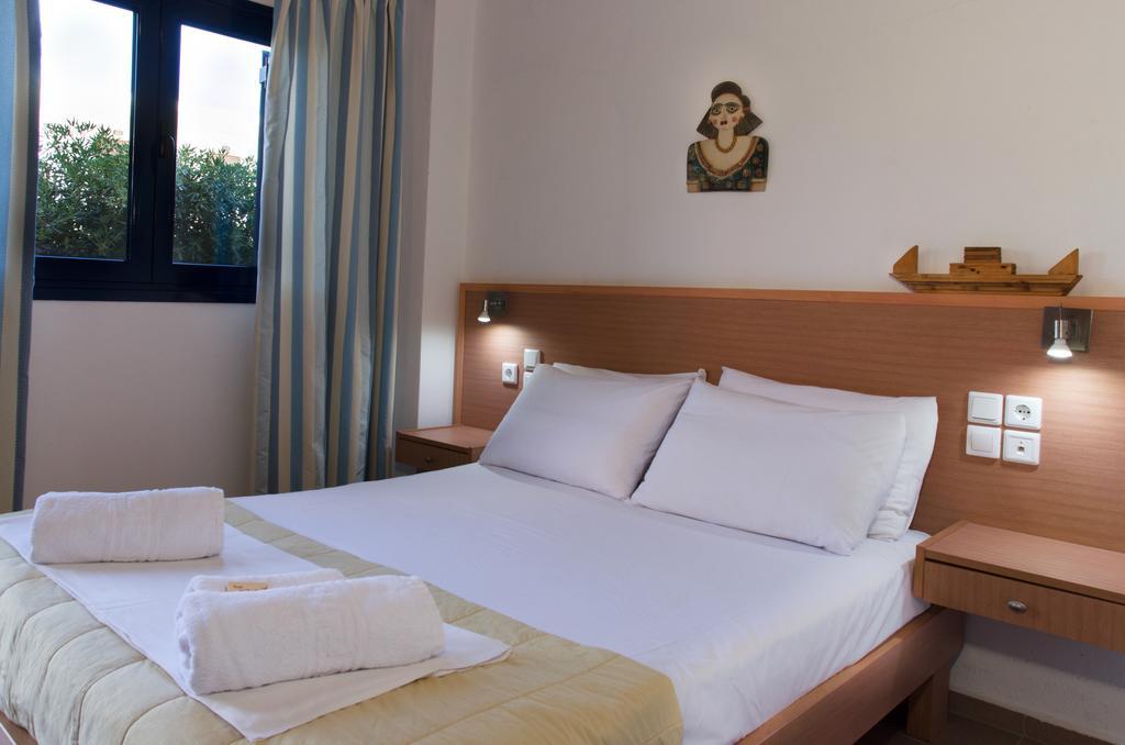 Yialos Studios-Apartments Makrýgialos Extérieur photo