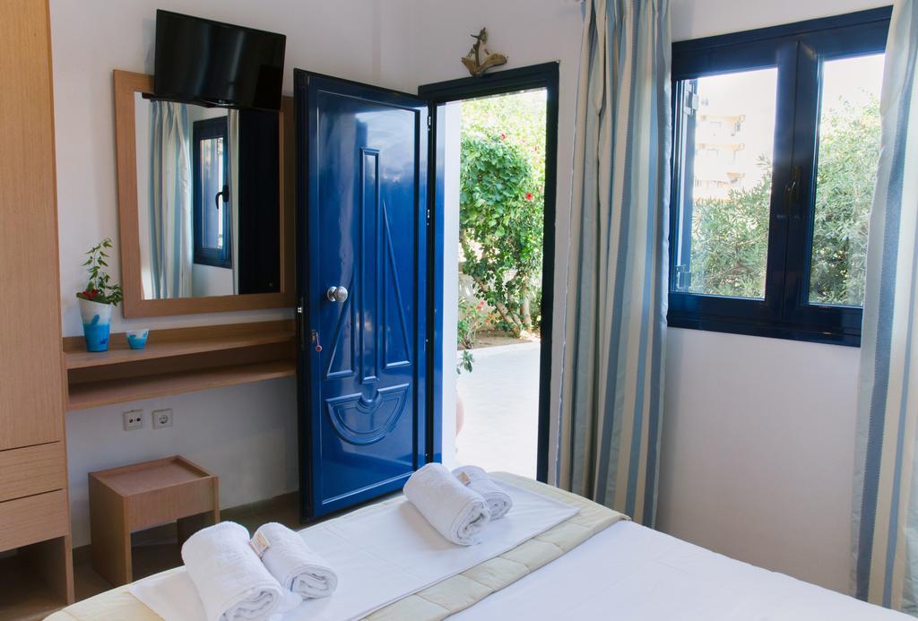 Yialos Studios-Apartments Makrýgialos Extérieur photo