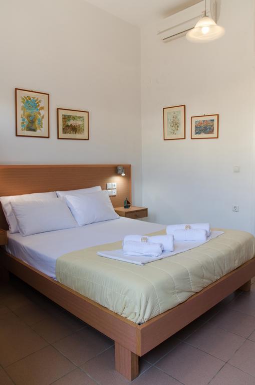 Yialos Studios-Apartments Makrýgialos Extérieur photo