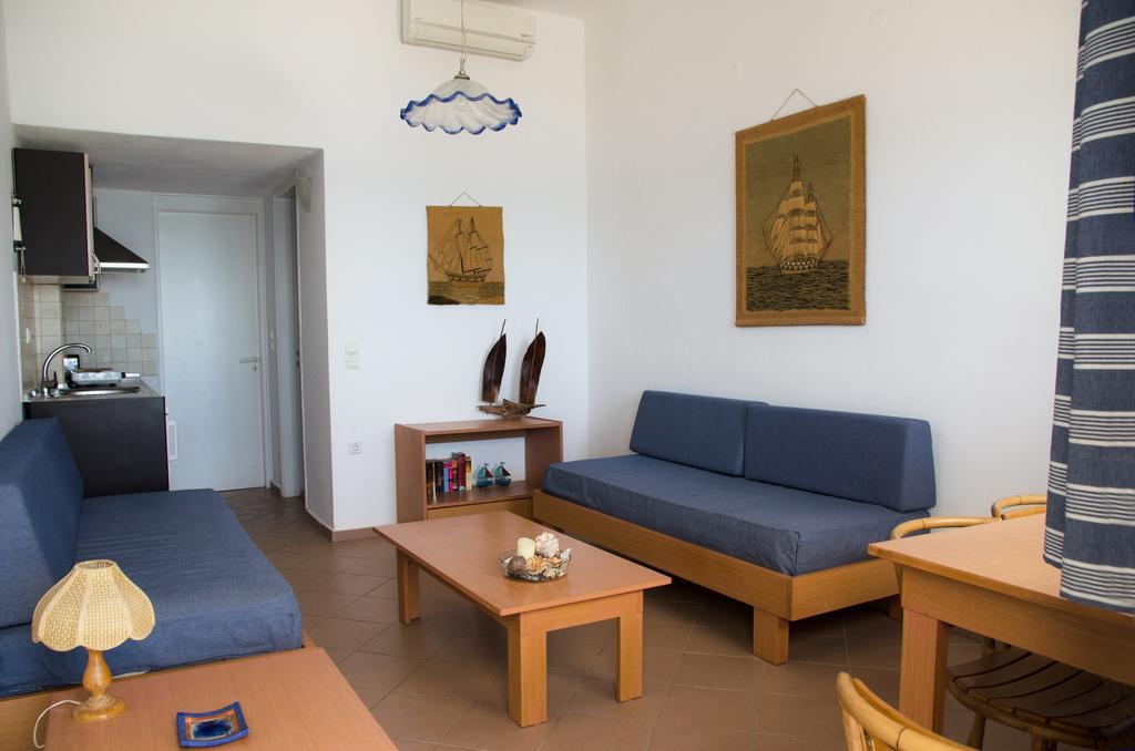 Yialos Studios-Apartments Makrýgialos Extérieur photo