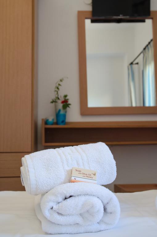 Yialos Studios-Apartments Makrýgialos Extérieur photo